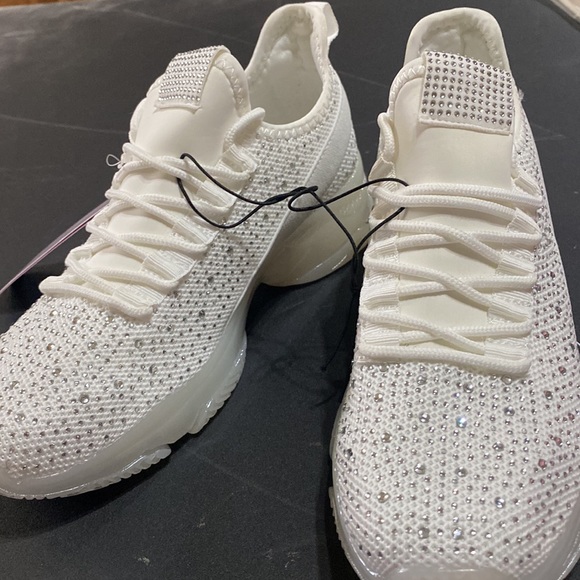 Maxed in Bling White Sneakers; Size 8 - Picture 2 of 7